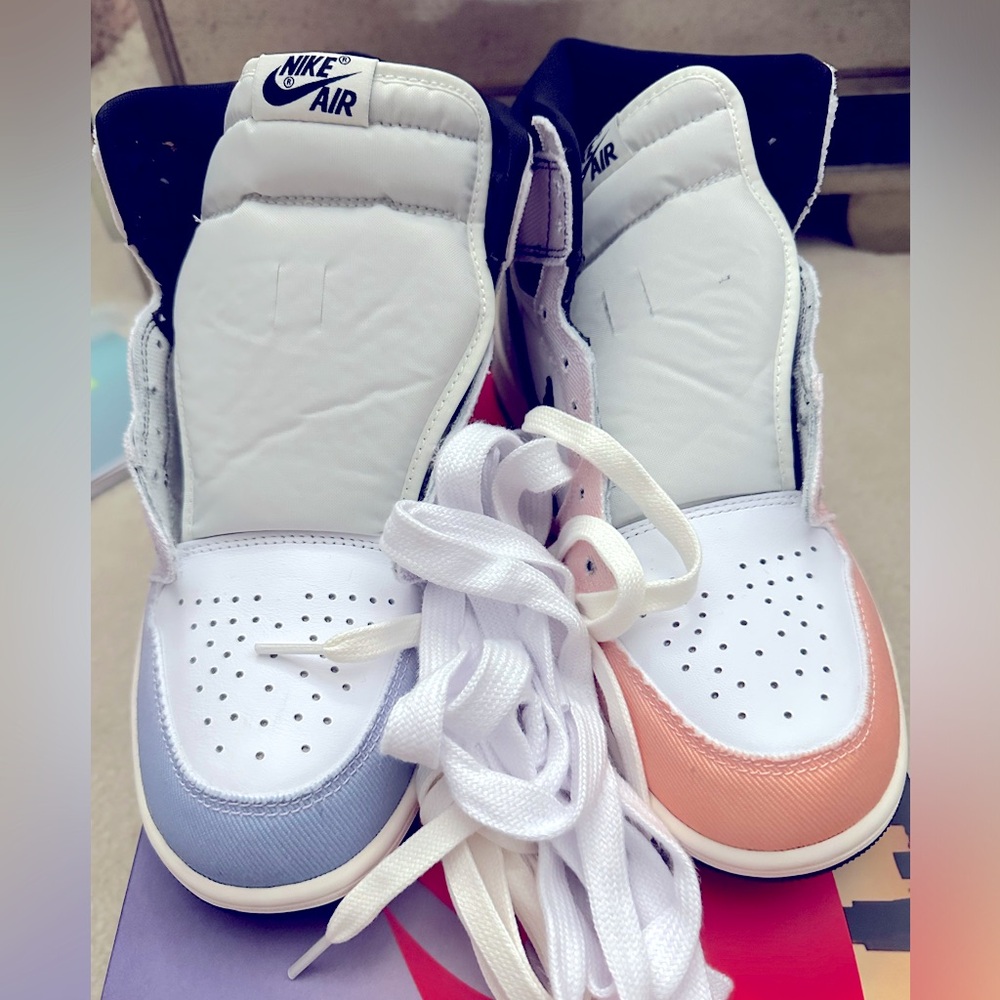 Nike Jordan 1 high men’s sneaker size 8.5 men 10 women